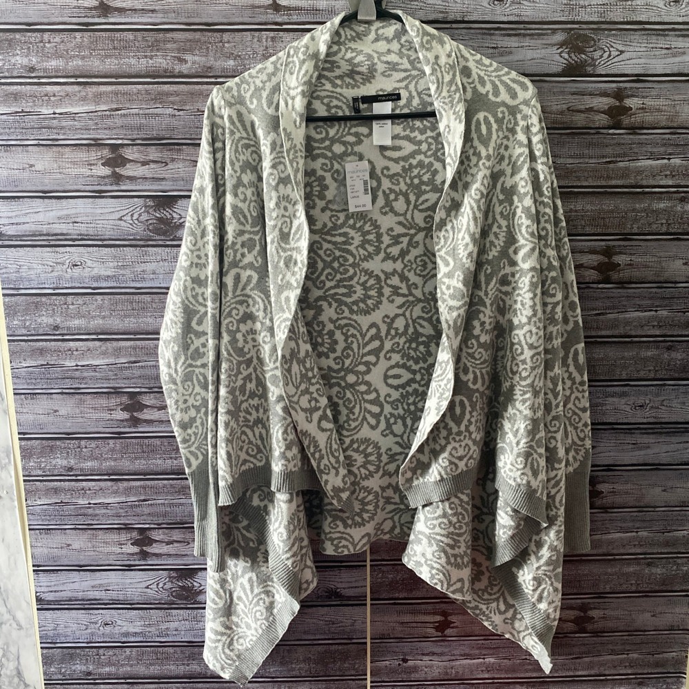 Maurices Women's Long-Sleeved Cardigan Sweater Size L Gray‎ White Open-Front NWT